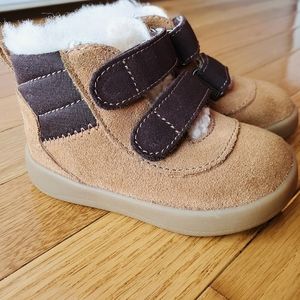 Ugg Baby Boy Size 2 Brown